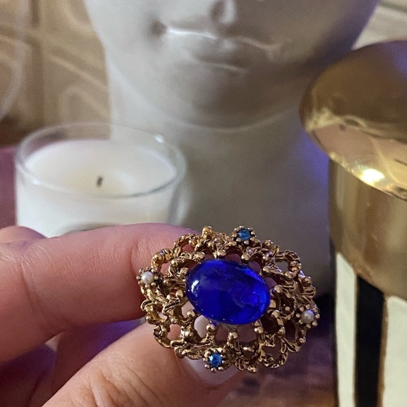 STUNNING vintage gold tone brooch with seed faux pearls and blue cabochon - Picture 8 of 11